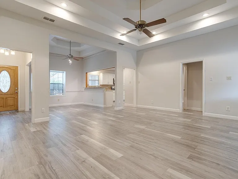 5629 Guadalajara Dr — Photo 10