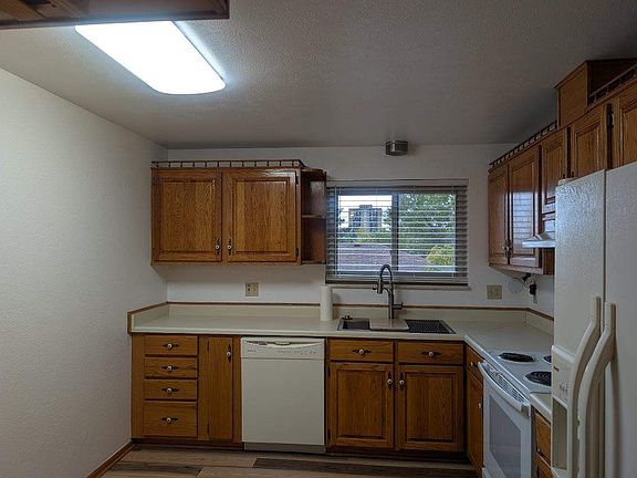4th image of 12538 W 6th Pl