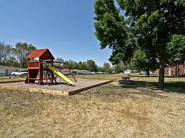 Centennial Plaza Apartments, 10124 Lever St NW #58ef7ce64, Circle Pines, MN 55014