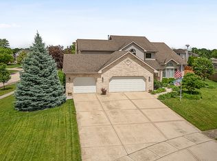 512 Shannon Ct, New Lenox, IL 60451