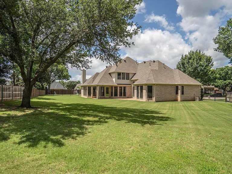703 Verdun Ct — Photo 42