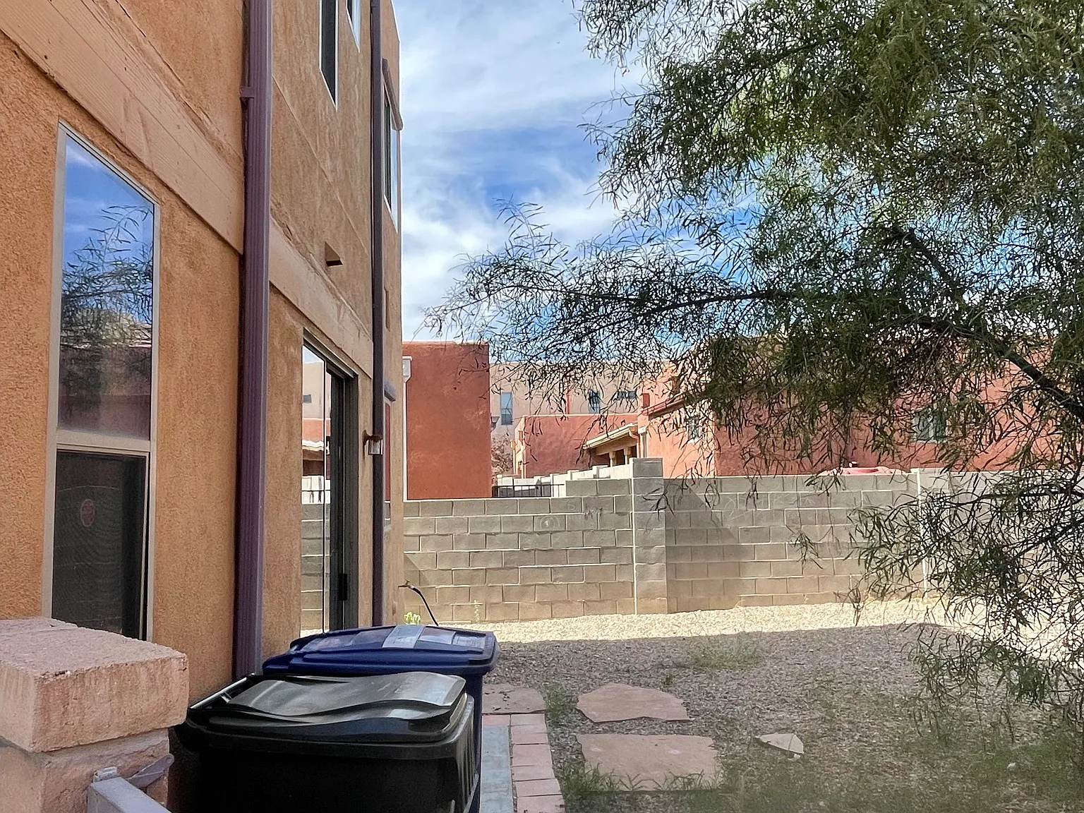 3 bed, 2045 sqft, $2,250 — Photo 3
