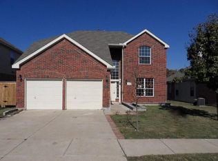 909 Green Pond Dr, Garland, TX 75040