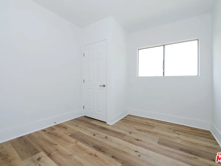 527 N Cummings St — Photo 10