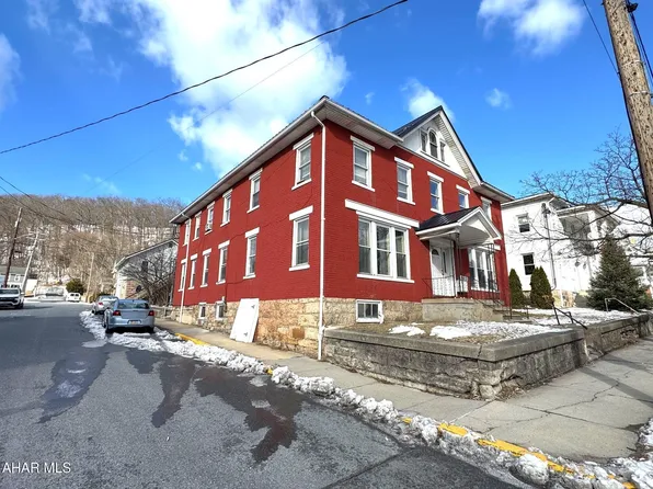 100 N Spring St, Everett, PA 15537