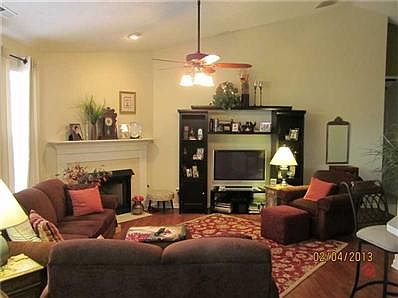 3rd image of 12532 Gunnison Dr