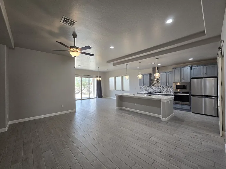 4631 Melrose Rd — Photo 4