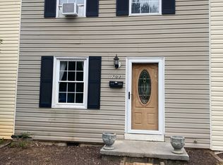 703 W 13th St, Front Royal, VA 22630