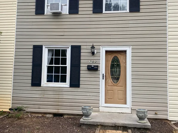 703 W 13th St, Front Royal, VA 22630