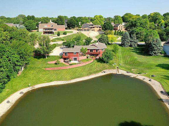 5th image of 6 N Lake Dr