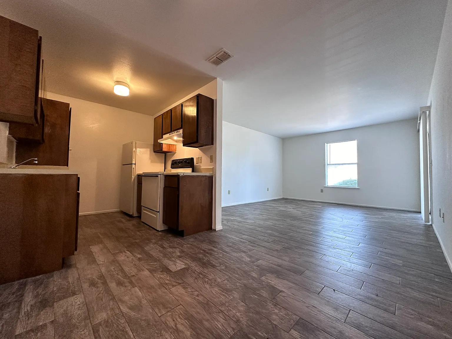 Brookhollow Apartments — Photo 3