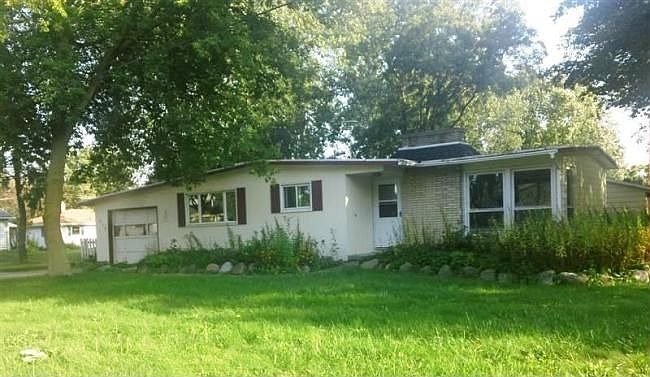 2nd image of 817 Wilson St
