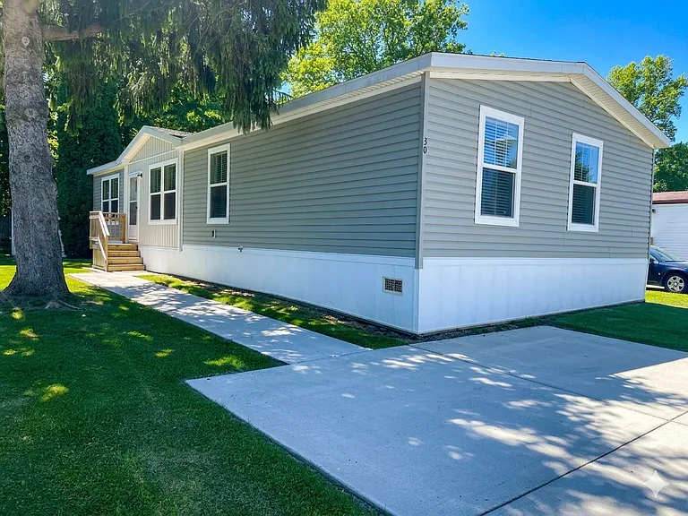 73 Ashley Cir #30 — Photo 22