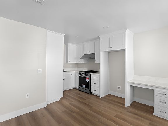 4th image of 4406 Cedar St