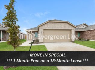 1211 Falcon Heights Dr, Forney, TX 75126