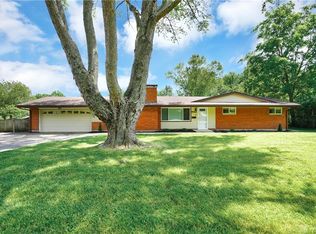 2405 S Linda Dr, Bellbrook, OH 45305