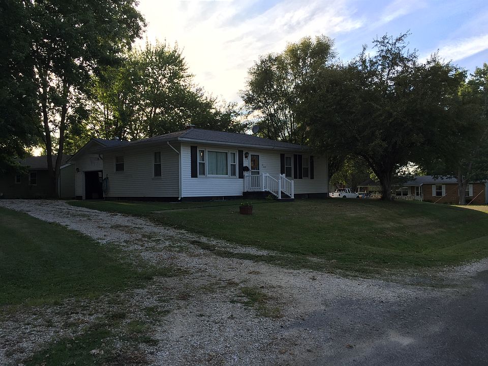 Front from Ferguson St.