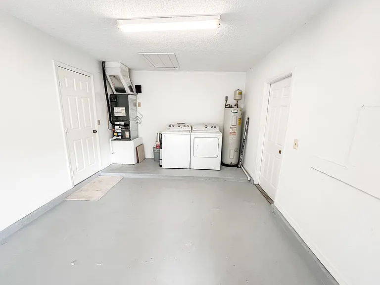 115 47th Ave — Photo 15