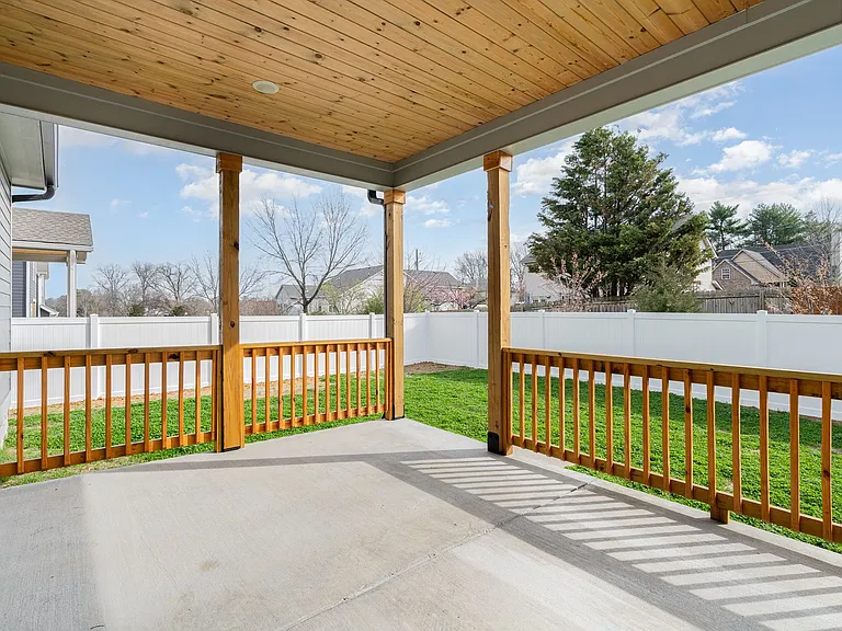 712 Caraway Ln — Photo 14