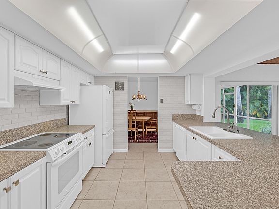 2nd image of 8379 NW 14 Street