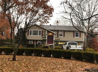 20 Hemlock St, Oakland, NJ 07436