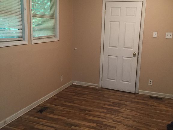 4th image of 262 Melwood St