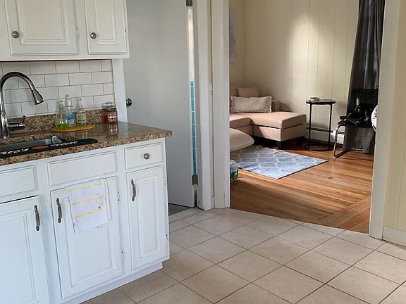 4th image of 42 Crandall St Floor 2