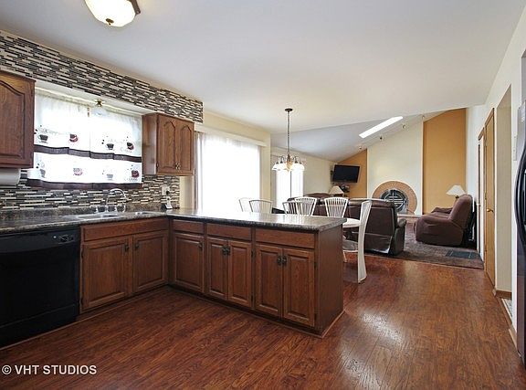 5th image of 5040 Thomas Dr