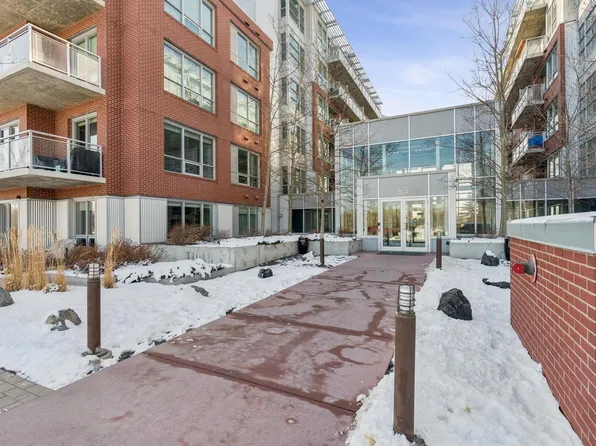 63 Inglewood Park SE #321, Calgary, AB T2G 1B7