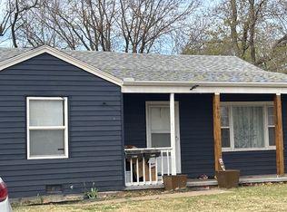 400 W Hollywood Dr, Wichita, KS 67217