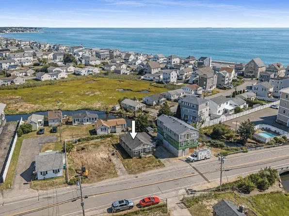 562 Winnacunnet Road, Hampton, NH 03842