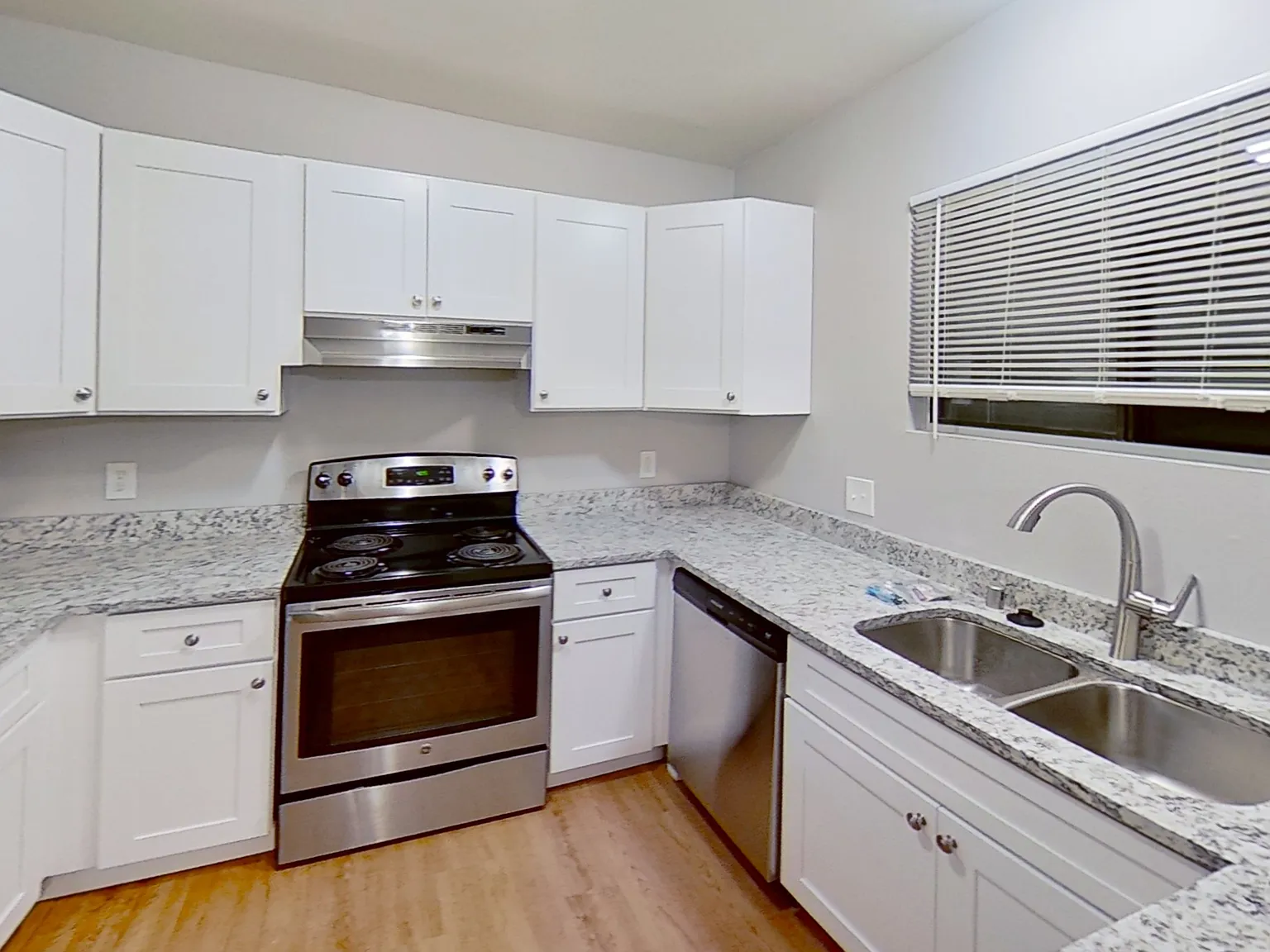 Parkwood Village Townhomes — Photo 2