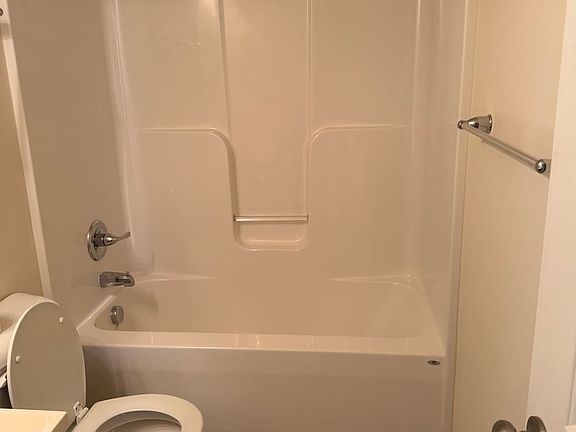 5th image of 4307 Twisted Oak Dr
