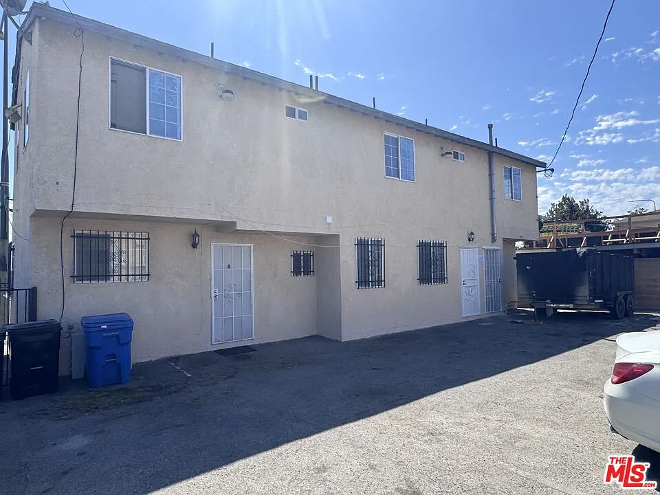 4 bed, 2.0 bath, 1500 sqft, $3,190 — Photo 1
