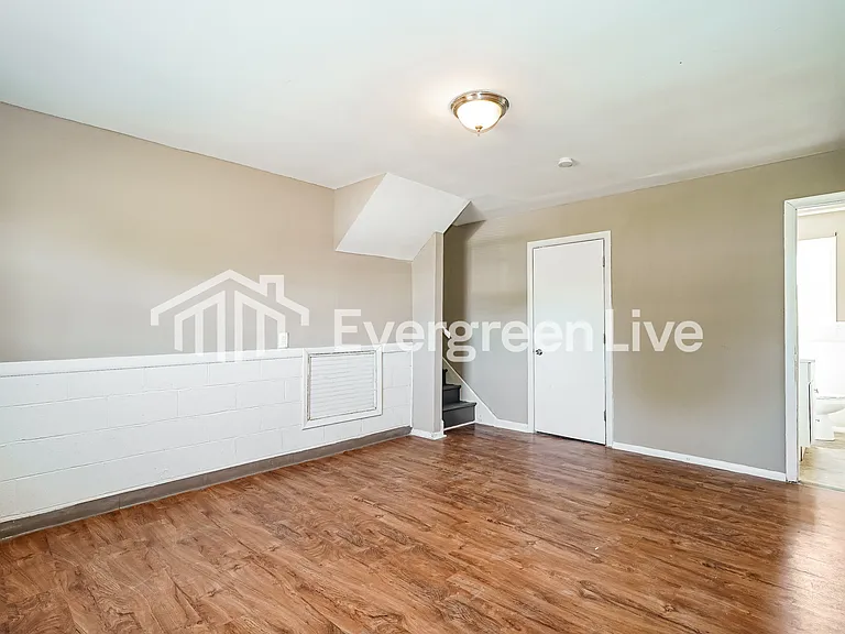 4469 E Livingston Ave — Photo 9
