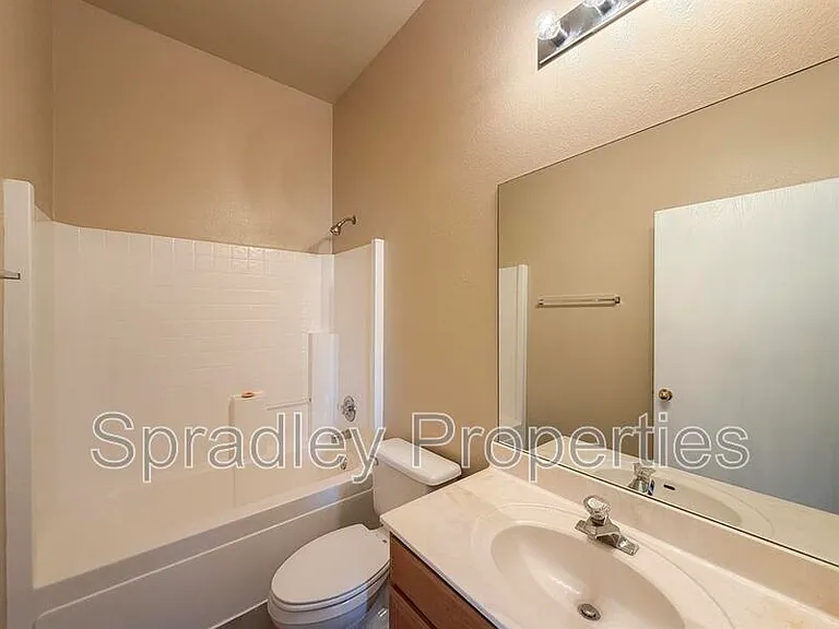 217 Meadowbrook Dr — Photo 7