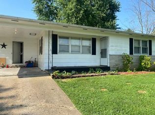 210 E Clouse St, Mountain Grove, MO 65711