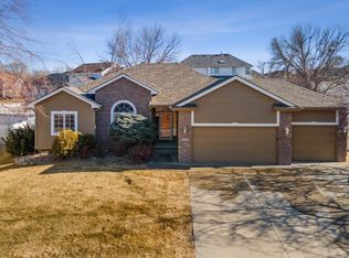 9425 Valley View Dr, La Vista, NE 68128