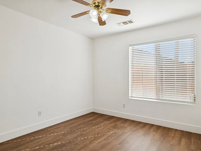 N San Benito Dr — Photo 20