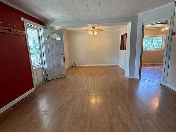 4th image of 4904 S 58th Ave