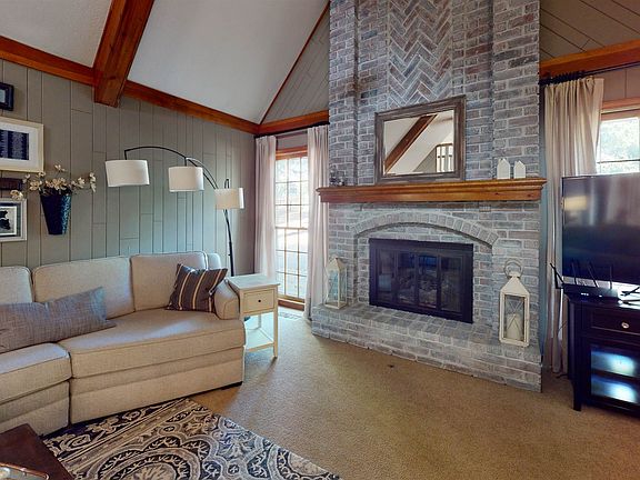 2nd image of 8230 Parkhill Cir
