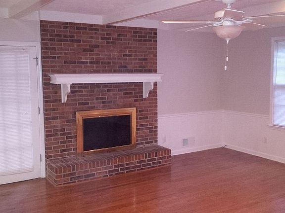 Family Room 8