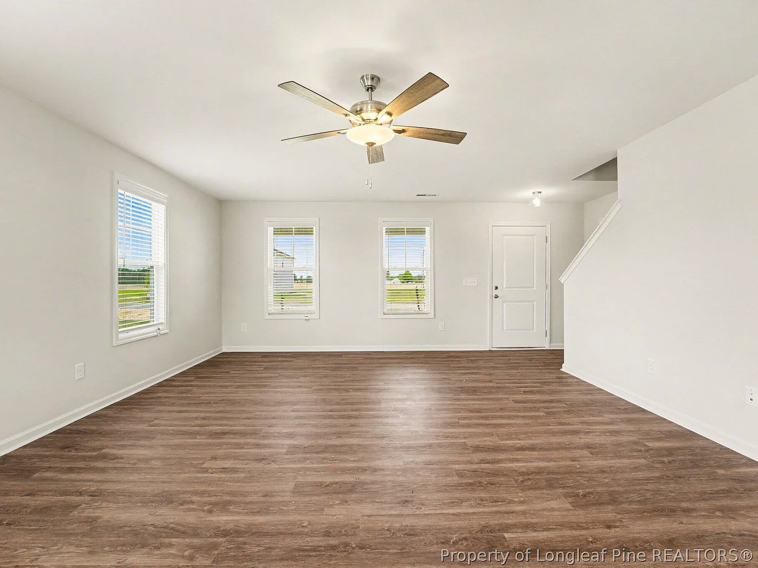 4 bed, 2.5 bath, 2162 sqft, $2,100 — Photo 3
