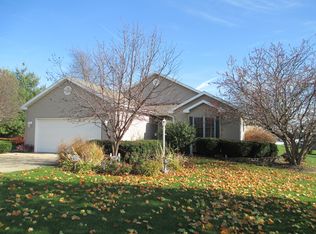302 Woodland Ct, Utica, IL 61373