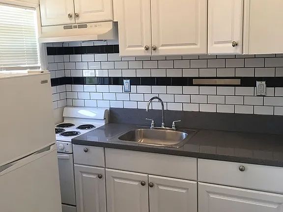 5th image of 5617 Lexington Ave #V317