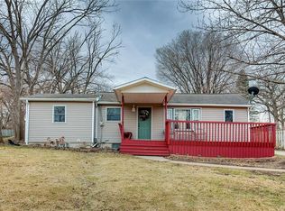 427 E Pleasant View Dr, Des Moines, IA 50315
