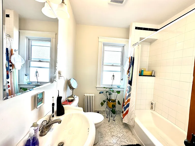 290 Waverley Ave #1 — Photo 10