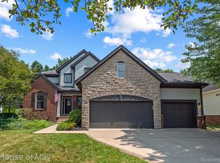 6066 Strawberry Cir, Commerce Township, MI