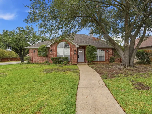 8824 Jason Ct, North Richland Hills, TX 76182