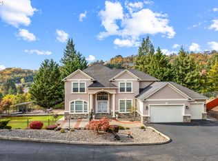 2744 NW Daysha Dr, Roseburg, OR 97471